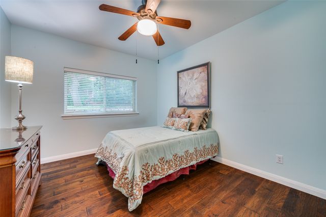 825 Hills Creek Drive, Mckinney, TX 75072