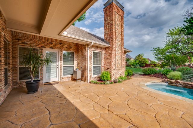 825 Hills Creek Drive, Mckinney, TX 75072