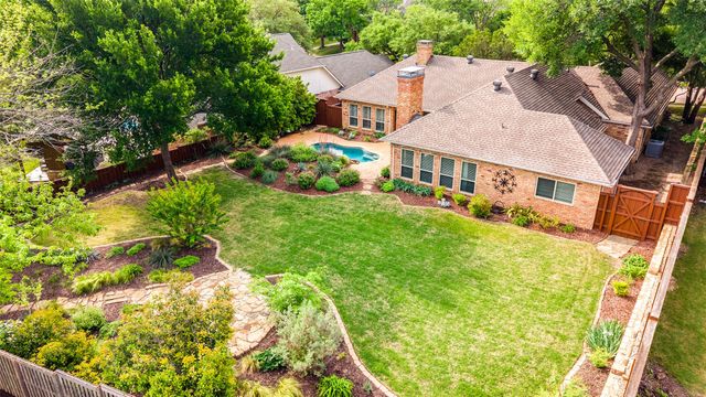 825 Hills Creek Drive, Mckinney, TX 75072