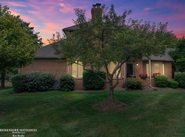 54920 Hennington Court, Shelby Twp, MI 48316