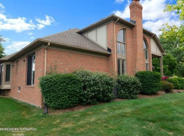 54920 Hennington Court, Shelby Twp, MI 48316