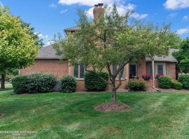 54920 Hennington Court, Shelby Twp, MI 48316