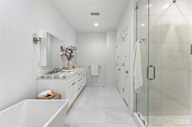 2 Weaver Street 12, Scarsdale, NY 10583