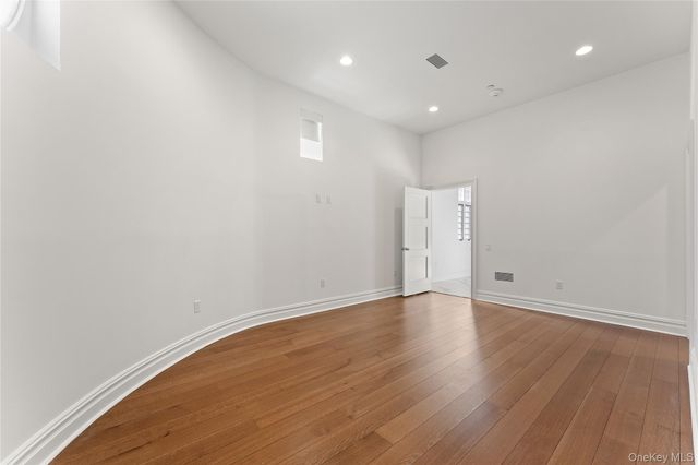 2 Weaver Street 12, Scarsdale, NY 10583