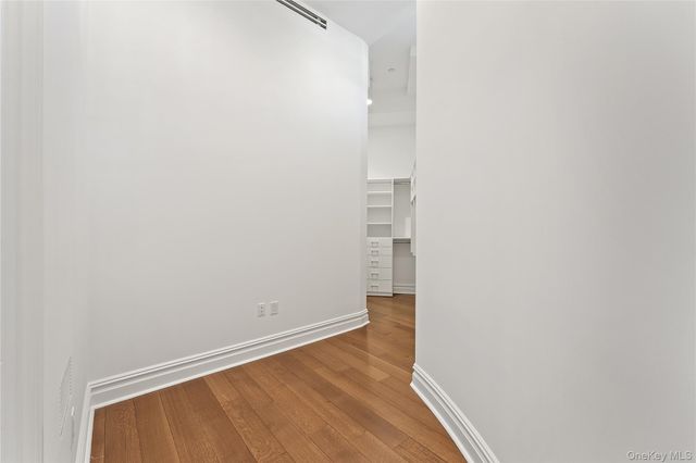2 Weaver Street 12, Scarsdale, NY 10583