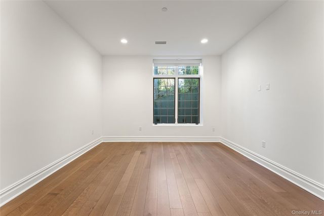 2 Weaver Street 12, Scarsdale, NY 10583