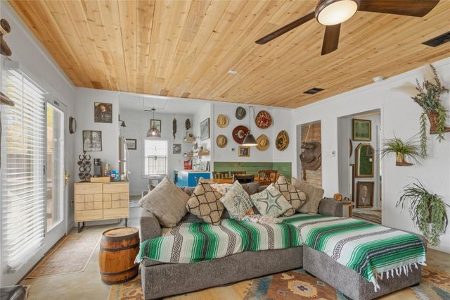 3327 Ursuline Street, Galveston, TX 77550
