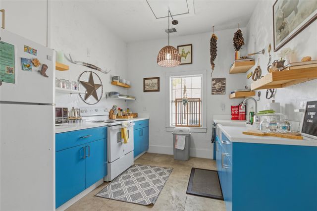 3327 Ursuline Street, Galveston, TX 77550