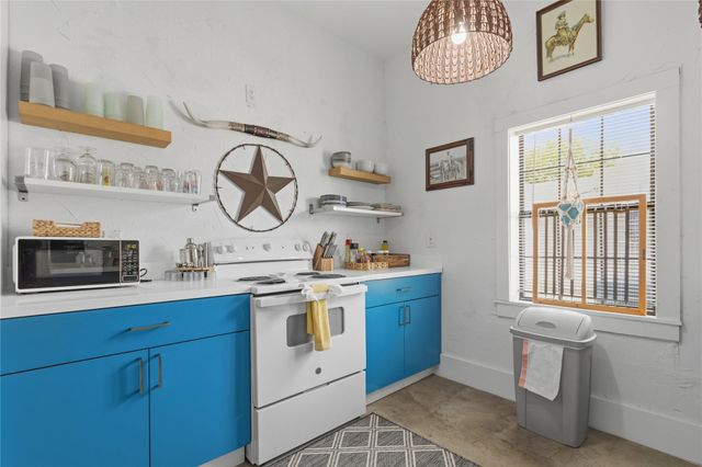 3327 Ursuline Street, Galveston, TX 77550