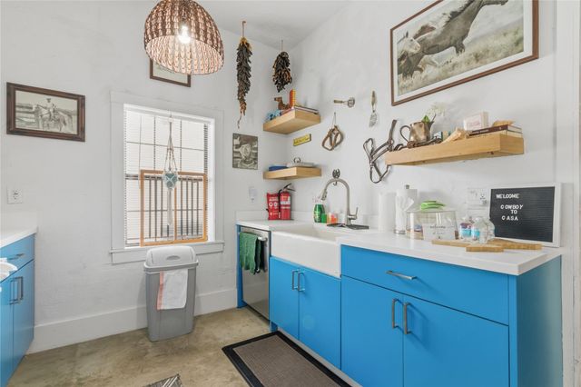3327 Ursuline Street, Galveston, TX 77550
