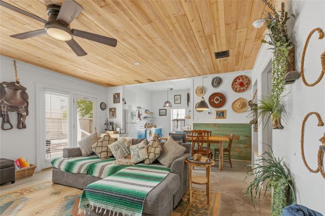 3327 Ursuline Street, Galveston, TX 77550