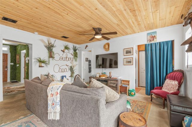 3327 Ursuline Street, Galveston, TX 77550