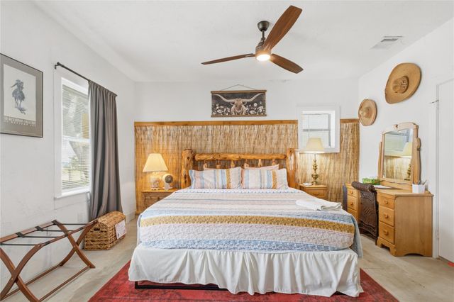 3327 Ursuline Street, Galveston, TX 77550