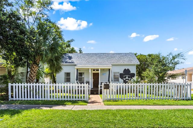 3327 Ursuline Street, Galveston, TX 77550