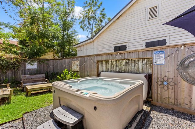 3327 Ursuline Street, Galveston, TX 77550