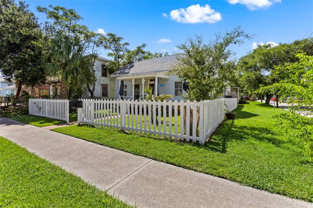 3327 Ursuline Street, Galveston, TX 77550