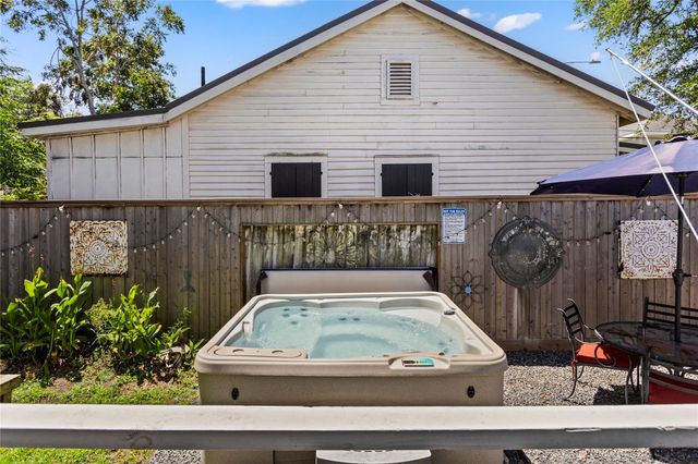 3327 Ursuline Street, Galveston, TX 77550