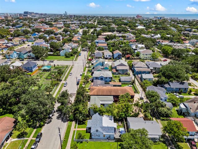 3327 Ursuline Street, Galveston, TX 77550