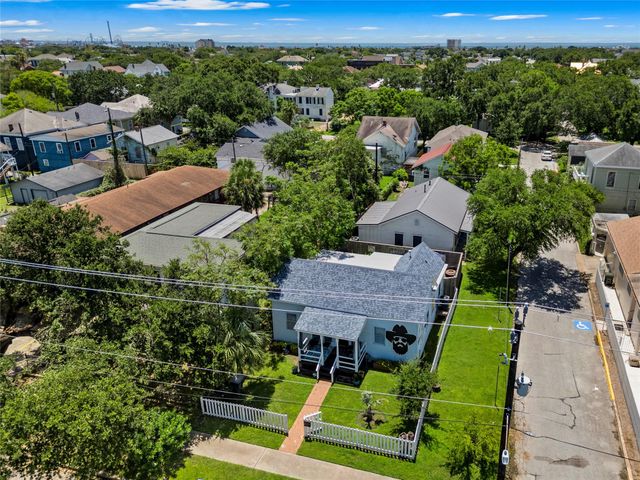 3327 Ursuline Street, Galveston, TX 77550