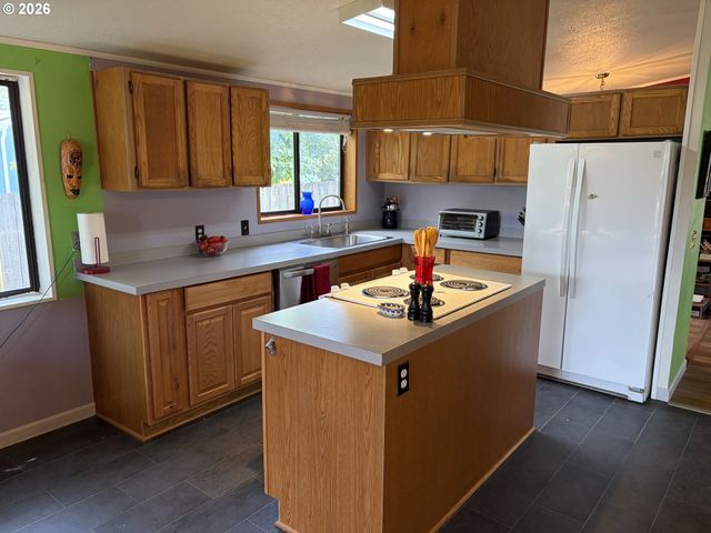 3083 STAPP Dr, Eugene, OR 97408