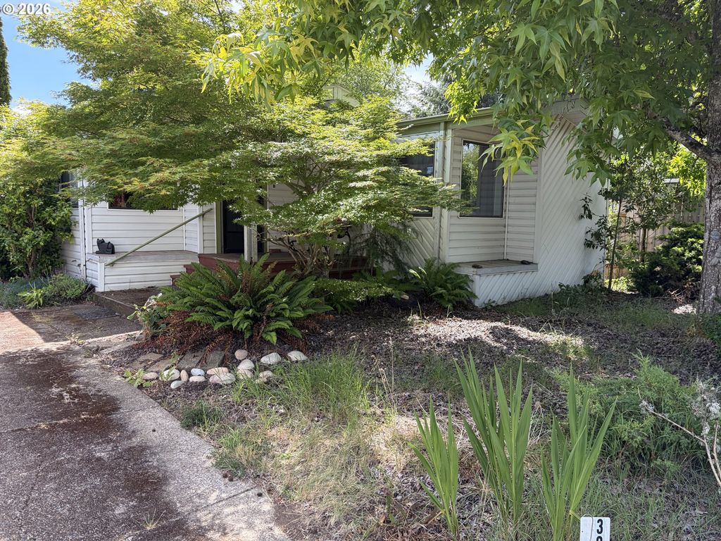 3083 STAPP Dr, Eugene, OR 97408