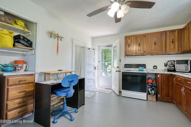 5703 Billtown Rd, Louisville, KY 40299