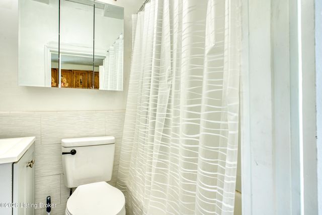 5703 Billtown Rd, Louisville, KY 40299
