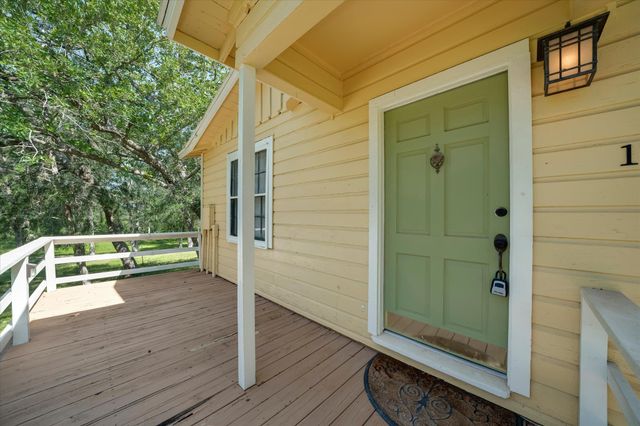 1732 Watterson RD, Red Rock, TX 78662