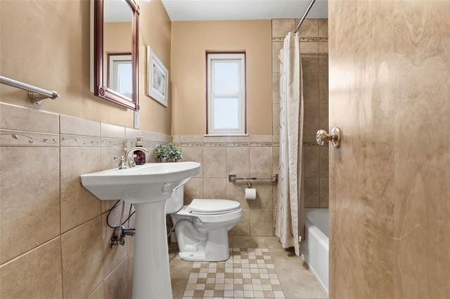 5195 Texas Ave, Bethel Park, PA 15102