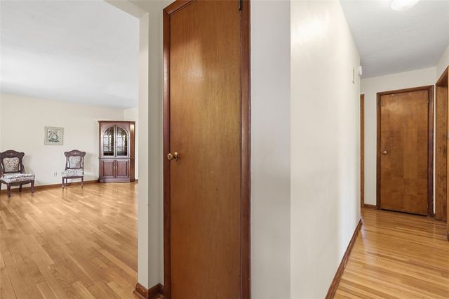 5195 Texas Ave, Bethel Park, PA 15102