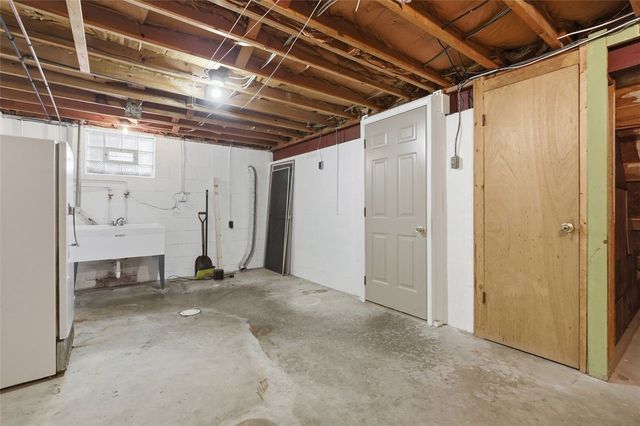 5195 Texas Ave, Bethel Park, PA 15102