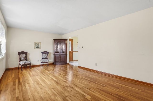 5195 Texas Ave, Bethel Park, PA 15102