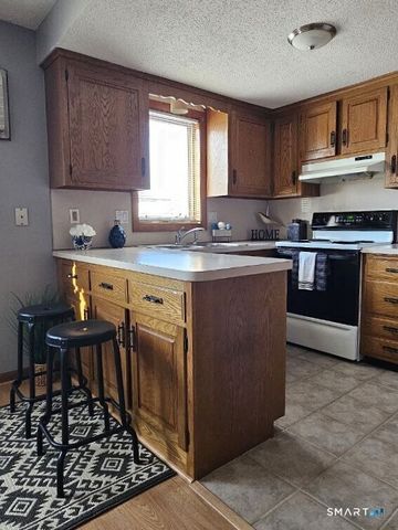 482 East Street APT 16, Plainville, CT 06062