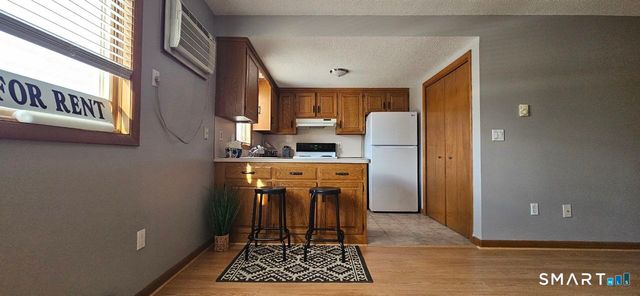 482 East Street APT 16, Plainville, CT 06062