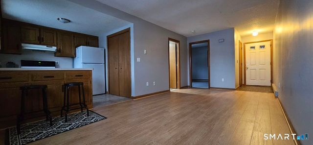 482 East Street APT 16, Plainville, CT 06062