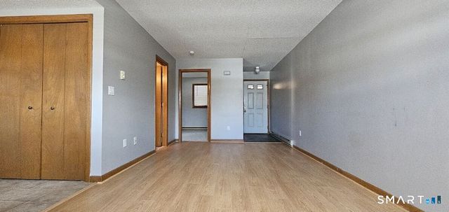 482 East Street APT 16, Plainville, CT 06062