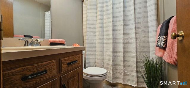 482 East Street APT 16, Plainville, CT 06062