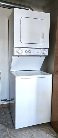 482 East Street APT 16, Plainville, CT 06062