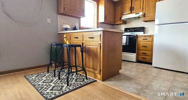 482 East Street APT 16, Plainville, CT 06062