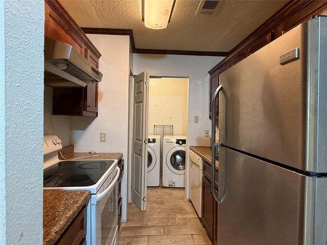 9383 Pagewood Lane, Houston, TX 77063