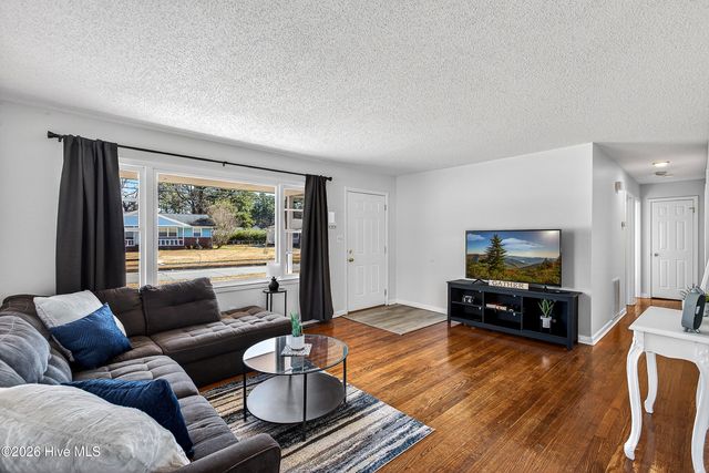 209 Cardinal Road, Jacksonville, NC 28546