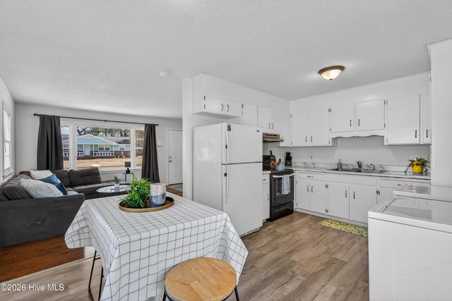 209 Cardinal Road, Jacksonville, NC 28546