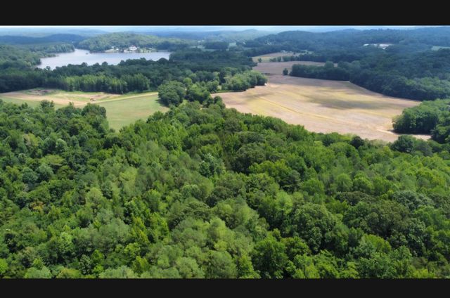 510 Lost Creek Farm, Decaturville, TN 38329