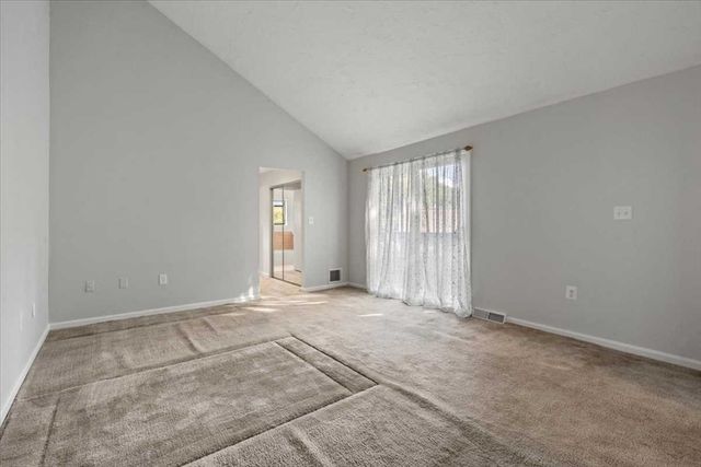 23 Spyglass Hill Dr 23, Ashland, MA 01721