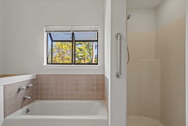 23 Spyglass Hill Dr 23, Ashland, MA 01721