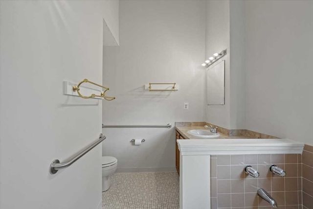 23 Spyglass Hill Dr 23, Ashland, MA 01721