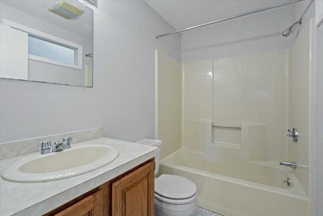 23 Spyglass Hill Dr 23, Ashland, MA 01721