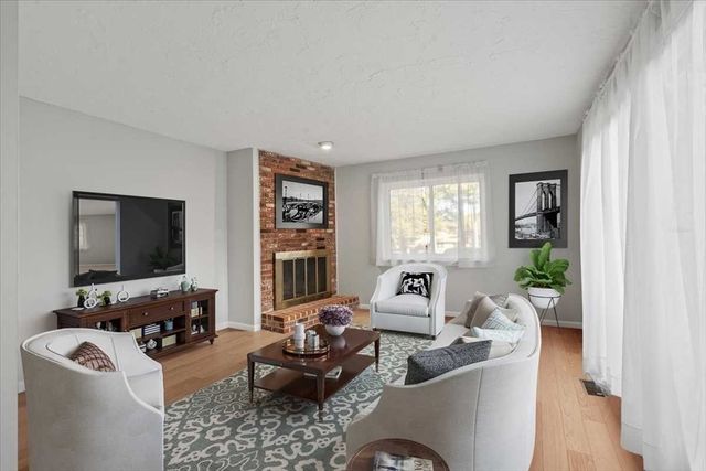 23 Spyglass Hill Dr 23, Ashland, MA 01721