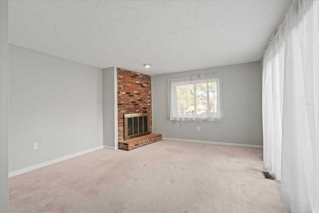 23 Spyglass Hill Dr 23, Ashland, MA 01721