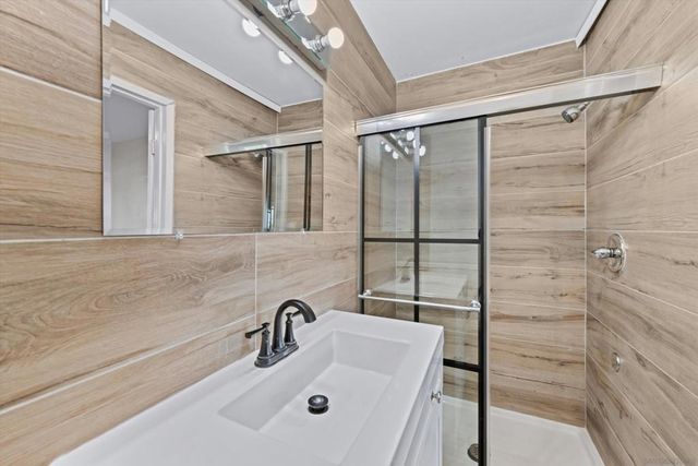 1802 Crandall Dr, San Diego, CA 92111